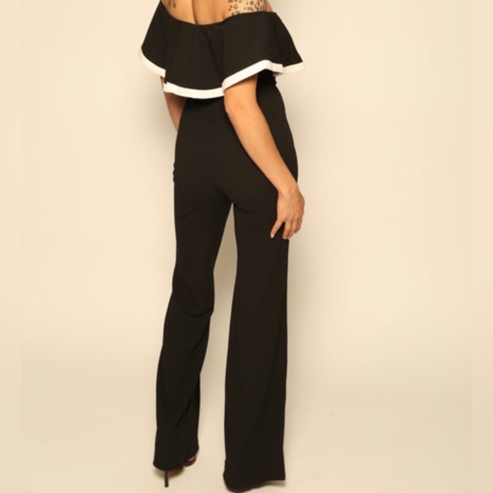 🔥New Black and White Jumpsuit🔥 - Picture 1 of 2